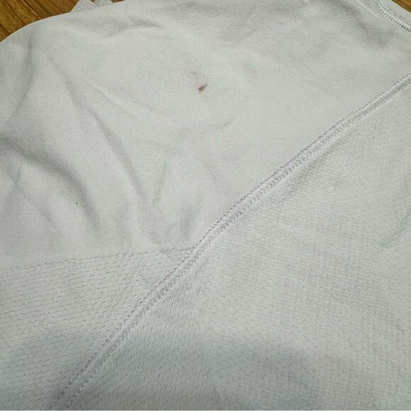 Athleta bundle of 2 tank tops size small - Picture 3 of 3